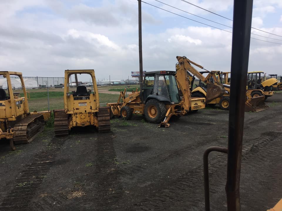 Heavy equipment rentals Houston Texas - construction equipment rental service available daily weekly monthly at Eisenjager Equipment