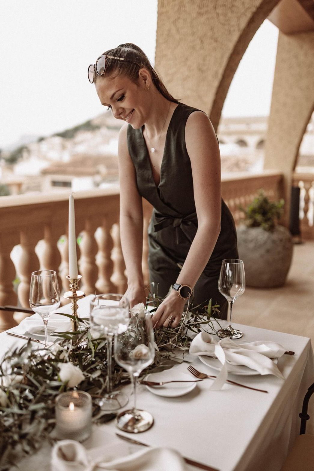 Sina bei der Dekoration und Vorbereitung