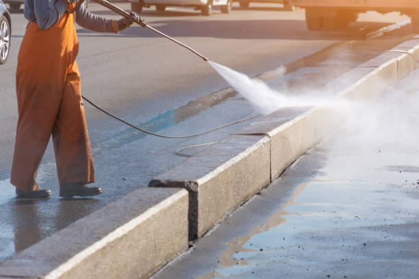 Professionele bestrating reiniging met hogedrukspuit door Stratenmaker Hoorn Direct - oprit en bestrating schoonmaken